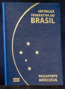Passaporte_brasileiro_2015_(cortado)