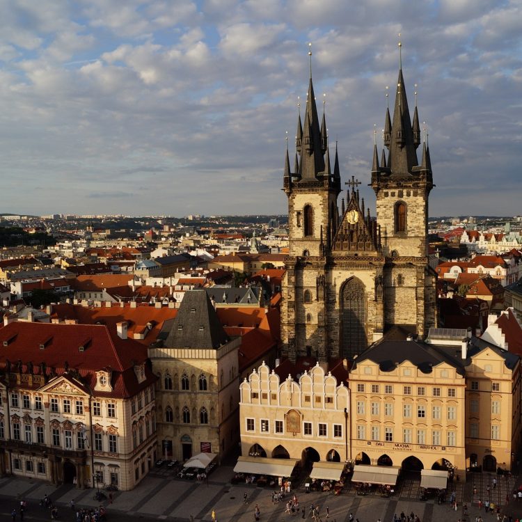 Praga, a fascinante cidade das cem torres